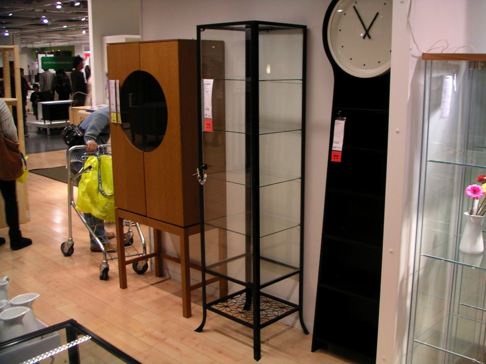 ikea ガラスキャビネット